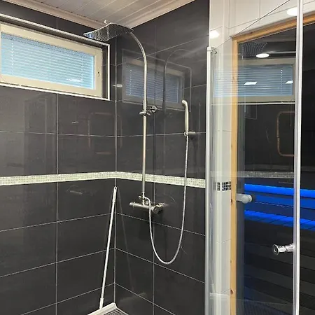 Stunning 5br 16 Bed With Finnish Sauna & Jacuzzi 340 M2 ヴィラ