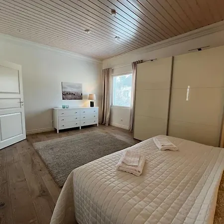 Stunning 5br 16 Bed With Finnish Sauna & Jacuzzi 340 M2