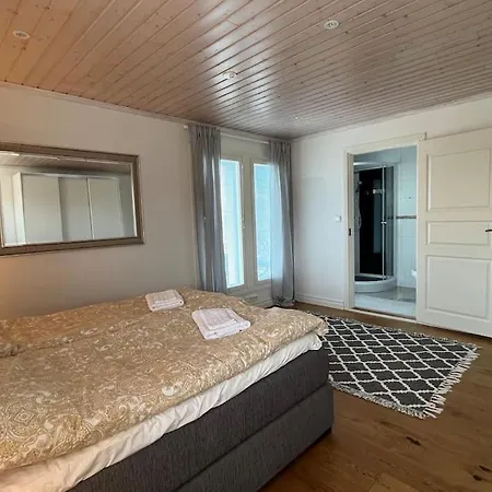 Villa Stunning 5br 16 Bed With Finnish Sauna & Jacuzzi 340 M2 Tampere