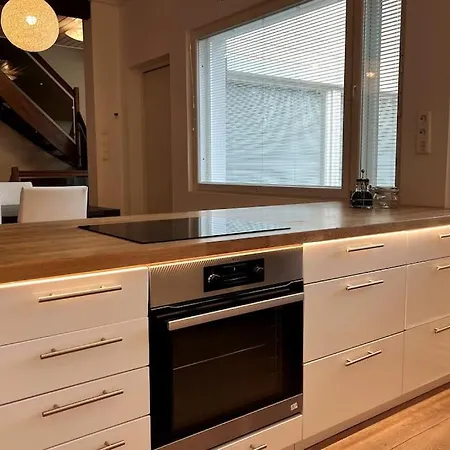 Stunning 5br 16 Bed With Finnish Sauna & Jacuzzi 340 M2 ヴィラ