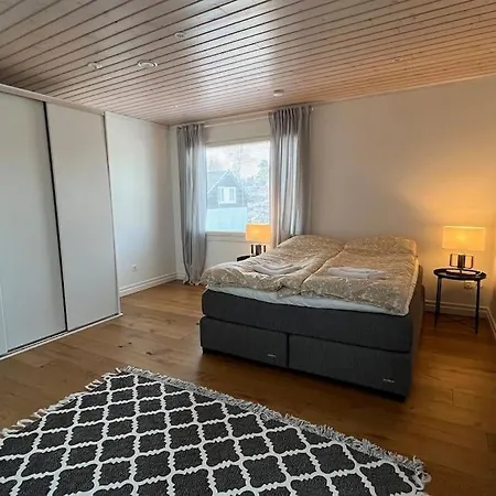 Stunning 5br 16 Bed With Finnish Sauna & Jacuzzi 340 M2 *