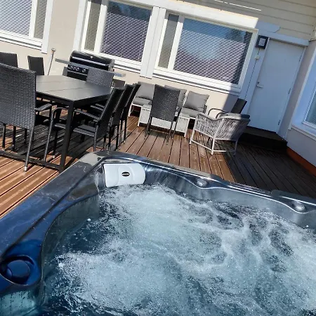Stunning 5br 16 Bed With Finnish Sauna & Jacuzzi 340 M2 * Tampere