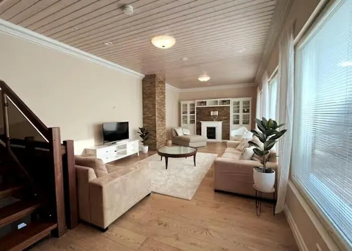 Stunning 5br 16 Bed With Finnish Sauna & Jacuzzi 340 M2 Tampere