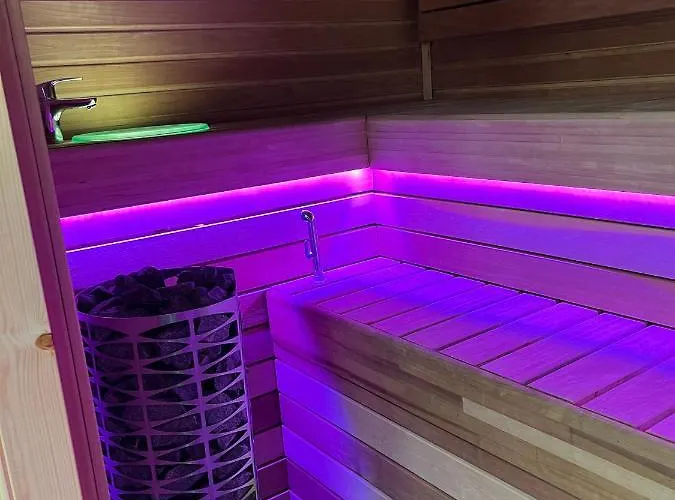 Villa Stunning 5br 16 Bed With Finnish Sauna & Jacuzzi 340 M2