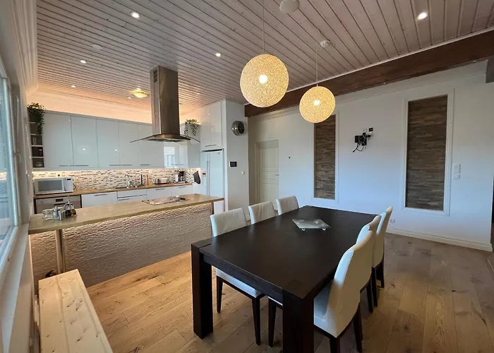 Stunning 5br 16 Bed With Finnish Sauna & Jacuzzi 340 M2 *