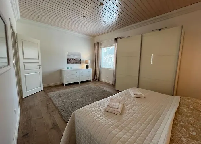 Stunning 5br 16 Bed With Finnish Sauna & Jacuzzi 340 M2