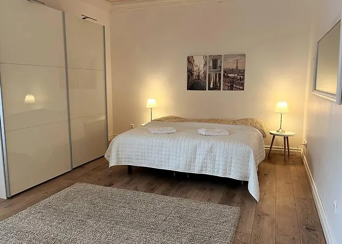 Stunning 5br 16 Bed With Finnish Sauna & Jacuzzi 340 M2 Villa *