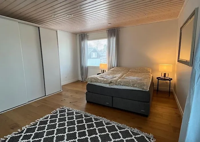 Stunning 5br 16 Bed With Finnish Sauna & Jacuzzi 340 M2 *