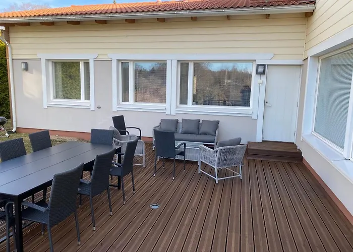 Villa Stunning 5br 16 Bed With Finnish Sauna & Jacuzzi 340 M2