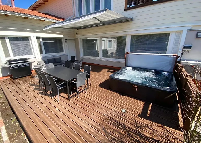 Stunning 5br 16 Bed With Finnish Sauna & Jacuzzi 340 M2 *